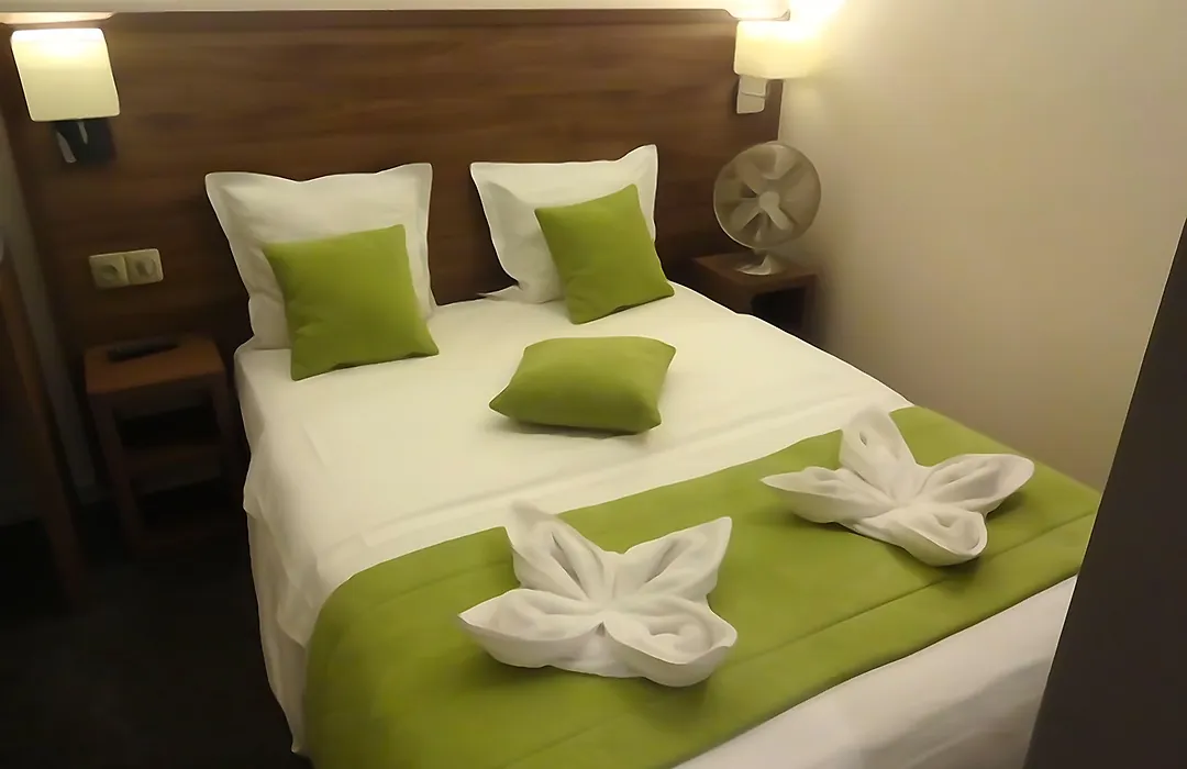 Hotel La Perle Montparnasse-1